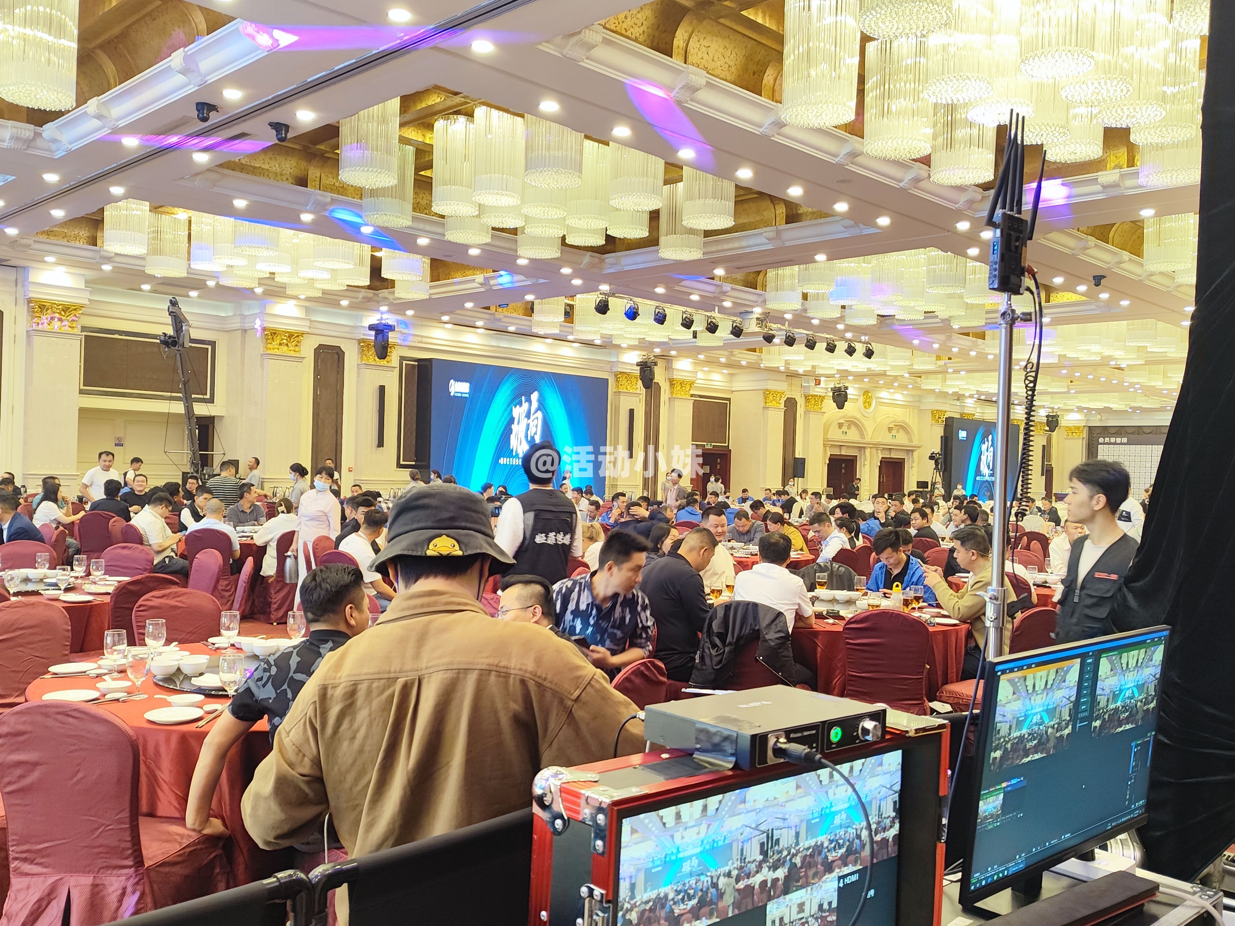 短视频+直播+门窗最后一公里交付，可以颠覆我们这个行业的新格局，你认可吗？#门窗人的日常 #系统门窗 #加油门窗人 #等哥说门窗